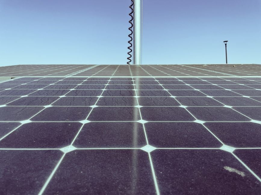 Fotografía real: solar panel microgrid
