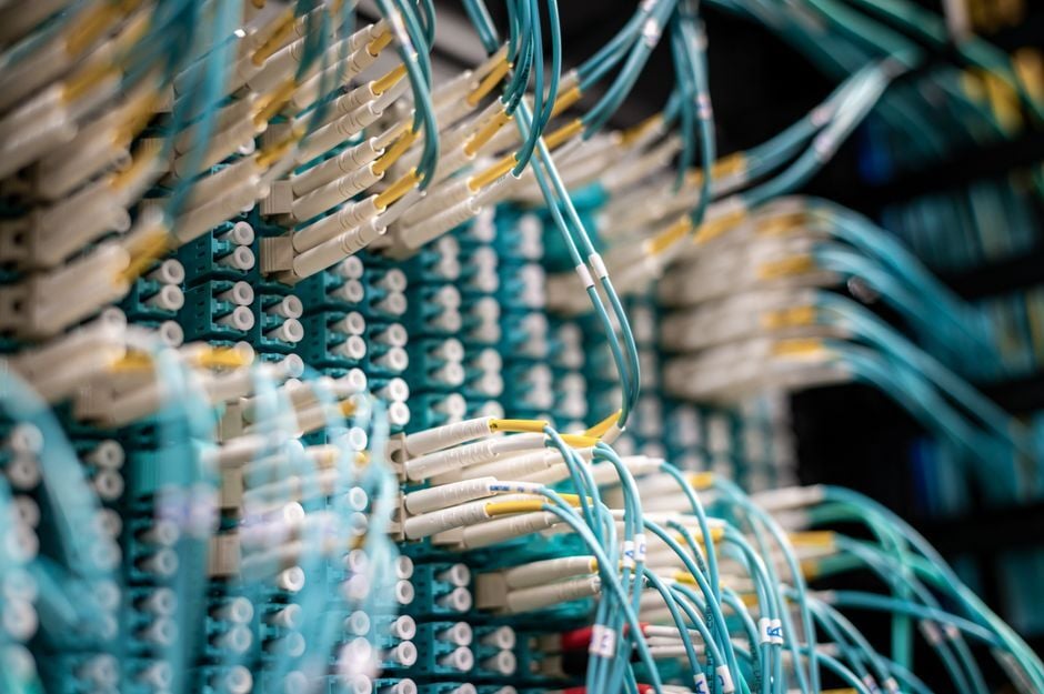 Fotografía real: fiber optic cable