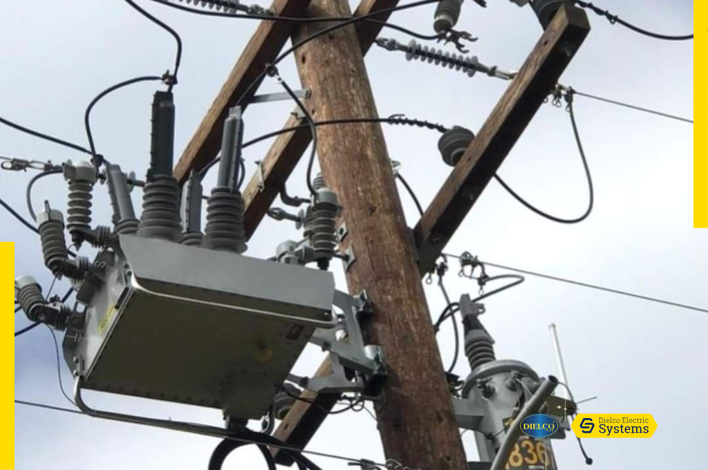  Los reconectadores mejoran la confiabilidad de los sistemas eléctricos, por eso, hoy en Dielco, distribuidor de material eléctrico, te enseñaremos sobre este maravilloso héroe.