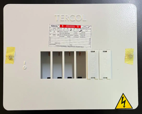  Tablero 6C 75A monofásico caja galvanizada con tapa 